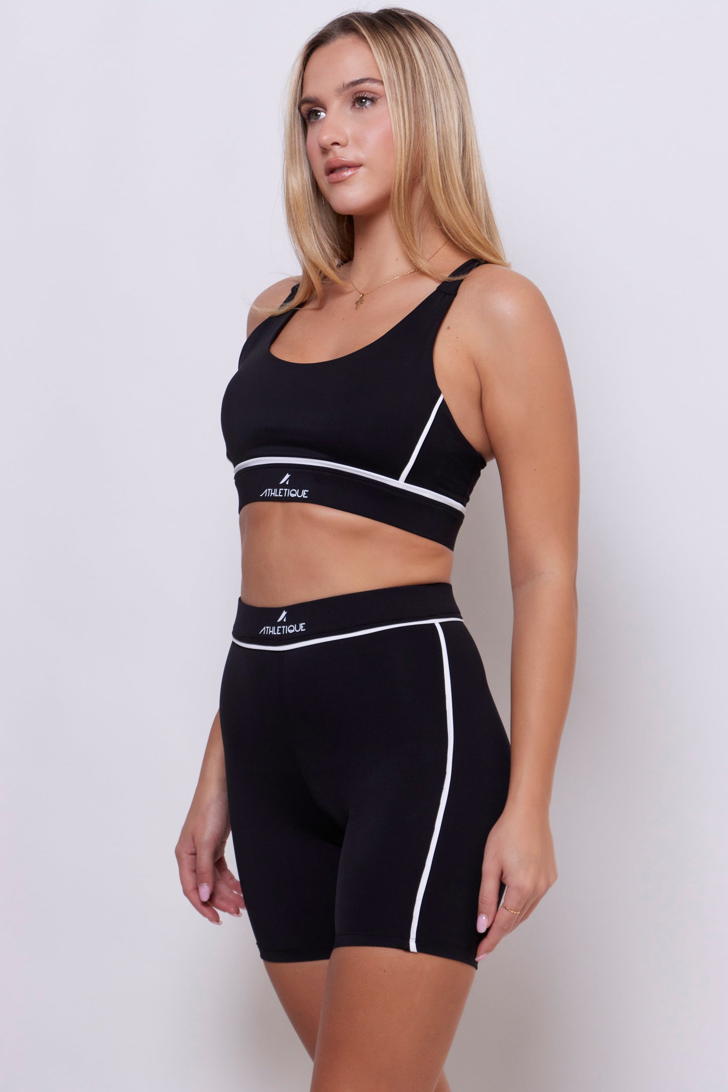 Almur Short Black